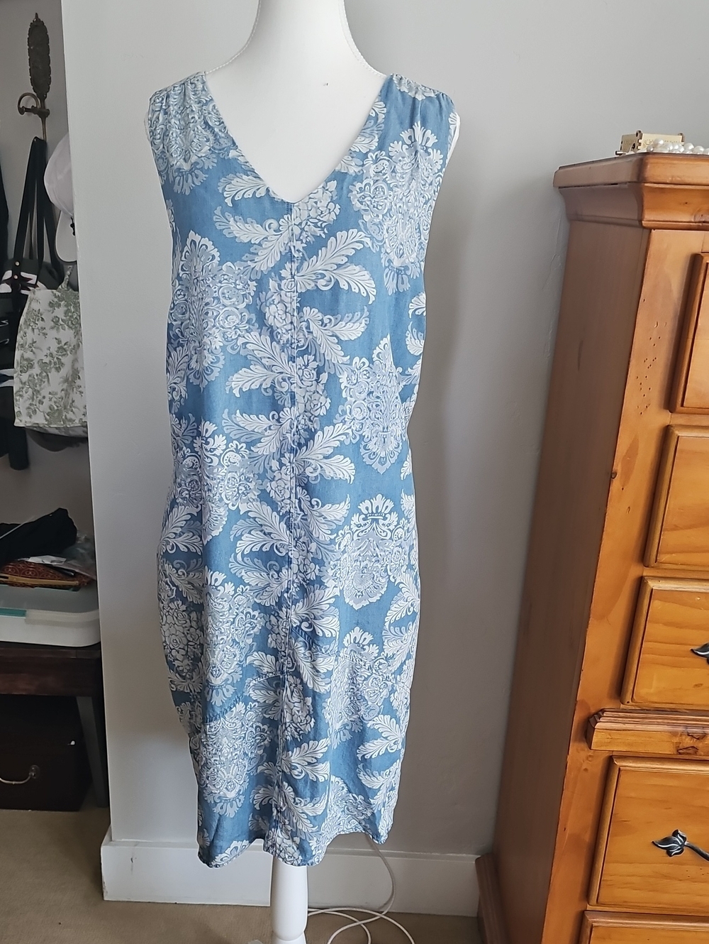 V-Neck Blue & White Midi Dress with Floral Paisley Print